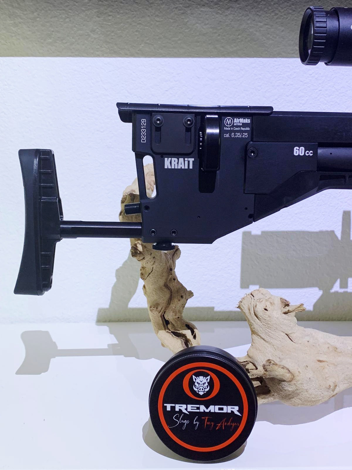 AIRMAKS KRAIT X HP 6.35  {.25} 700mm barrel with 700cc Carbon Fiber Bottle Black Tactical.