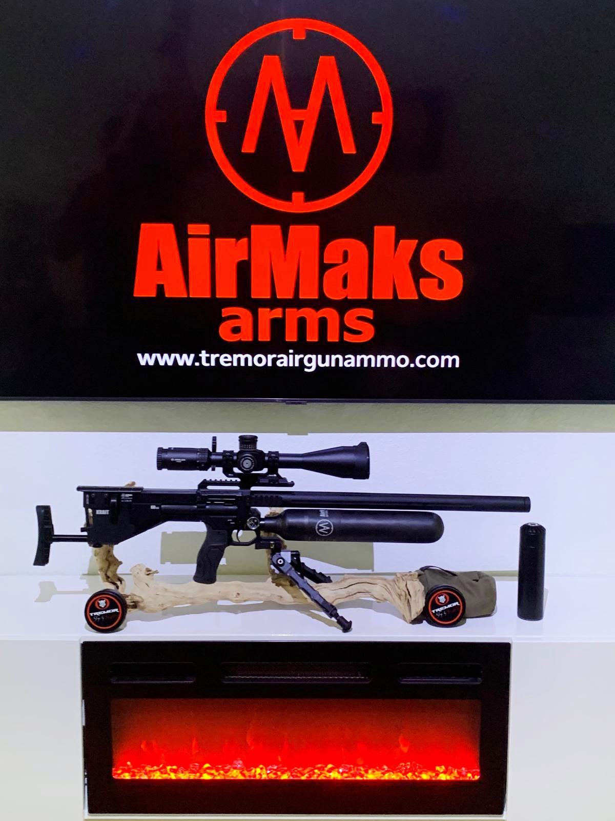 AIRMAKS KRAIT X HP 6.35  {.25} 700mm barrel with 700cc Carbon Fiber Bottle Black Tactical.